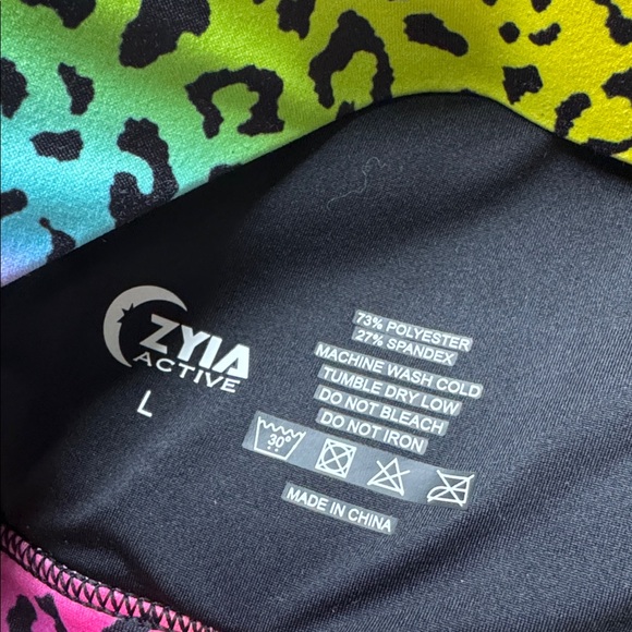 Zyia Rainbow Leopard Light & Tight Strappy bra - Picture 4 of 6